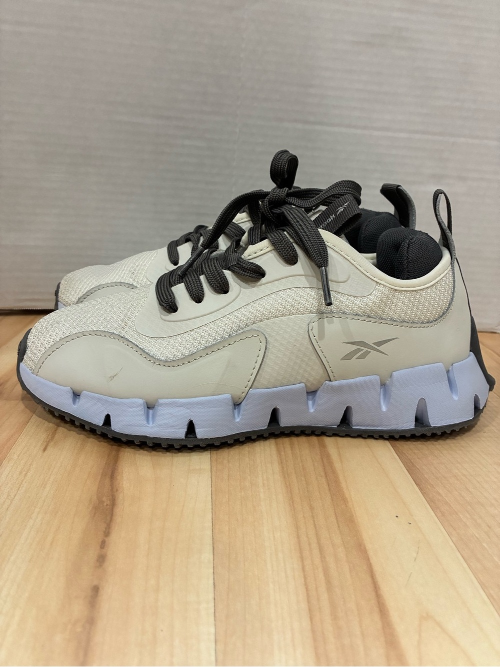 Reebok Zig Dynamica Women's Running Shoes Size 8.5 Grey